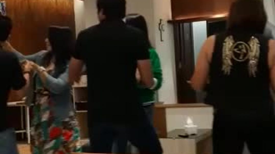⁣Learn to Dance Salsa