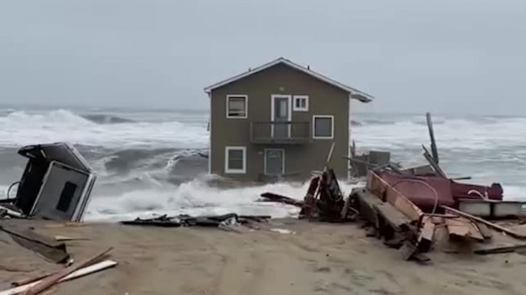⁣The ocean swallows houses